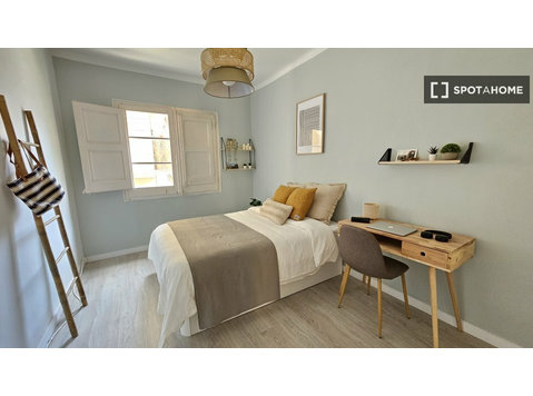 Zimmer zu vermieten 3-Zimmer-Wohnung in El Raval, Barcelona - Zu Vermieten