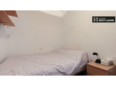 Zimmer zur Miete in 4-Zimmer-Wohnung Sant Martí, Barcelona - Zu Vermieten