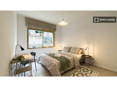 Quarto para alugar em apartamento de 4 quartos em Barcelona - Aluguel