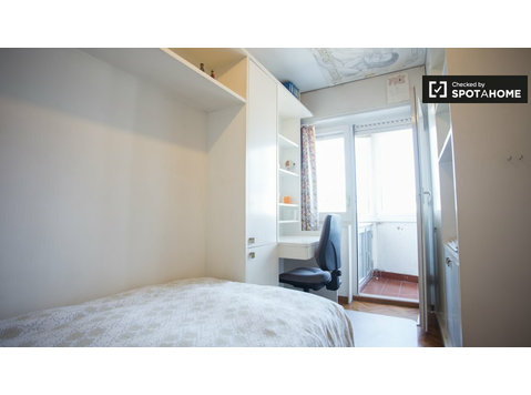 Zimmer zu vermieten in 4-Zimmer-Wohnung in Les Corts,… - Zu Vermieten