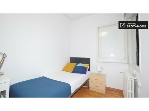 Room for rent in 5-bedroom apartment in Eixample Dreta - Cho thuê