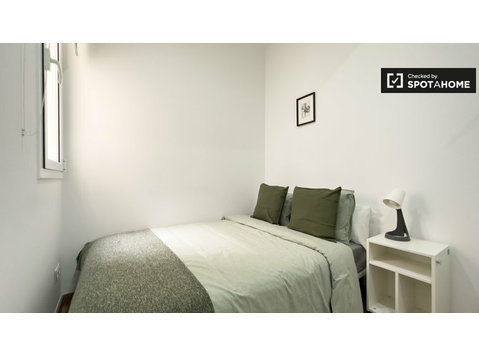 Room for rent in 5-bedroom apartment in El Raval, Barcelona - Te Huur