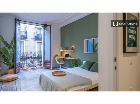 Pokój do wynajęcia w mieszkaniu z 6 sypialniami w El Raval,… - Do wynajęcia