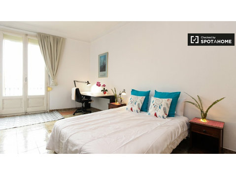Zimmer zu vermieten in 7-Zimmer-Wohnung in Barri Gòtic - Zu Vermieten