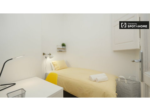 Zimmer zu vermieten in 9-Zimmer-Wohnung l'Eixample,… - Zu Vermieten