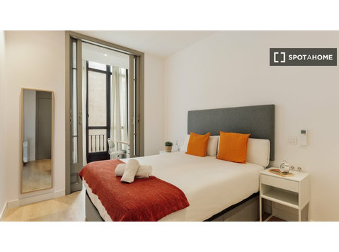 Chambre à louer à l'Antiga Esquerra de l'Eixample,… - À louer