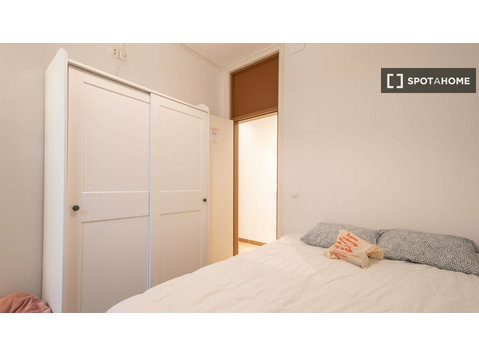 Room for rent in shared apartment in Barcelona - 空室あり