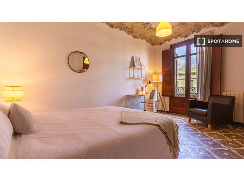 Room for rent in shared apartment in Barcelona - K pronájmu
