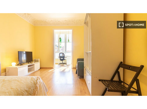 Quarto para alugar em apartamento compartilhado em Barcelona - Aluguel