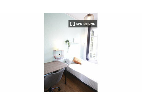 Room for rent in shared apartment in Barcelona - 空室あり