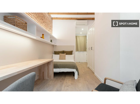 Stanza in affitto in appartamento condiviso a Barcellona - In Affitto