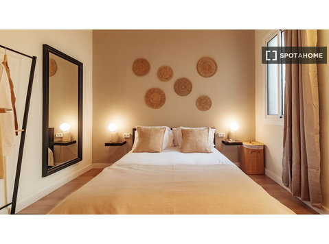 Se alquila habitación en piso compartido en Barcelona - Alquiler