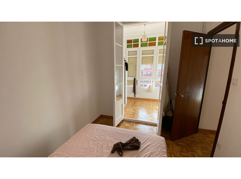 Zimmer zu vermieten in einer Wohngemeinschaft in Fort… - Zu Vermieten