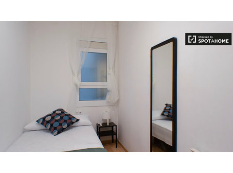 5 yatak odalı daire L'Esquerra l'Eixample, Barselona'da oda - Kiralık