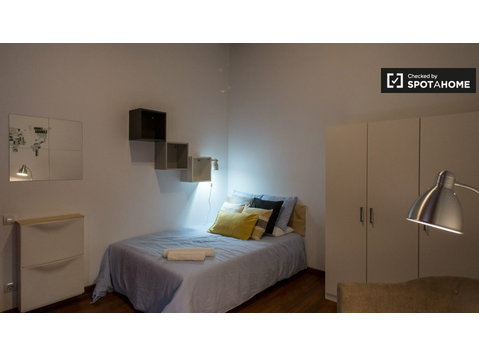 Barri Gòtic, Barselona'da 6 yatak odalı dairede oda - Kiralık