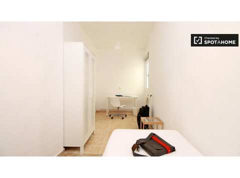 Zimmer in einem 8-Zimmer-Apartment in Barri Gòtic, Barcelona - Zu Vermieten