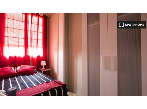 Camera in appartamento con 8 camere da letto a Sarrià-Sant… - In Affitto