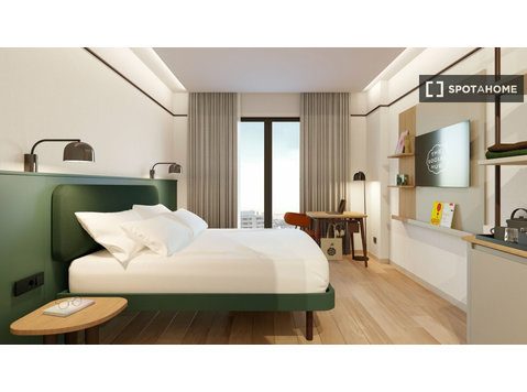 Chambre dans colocation de 4 pièces Provençals del Poblenou - À louer