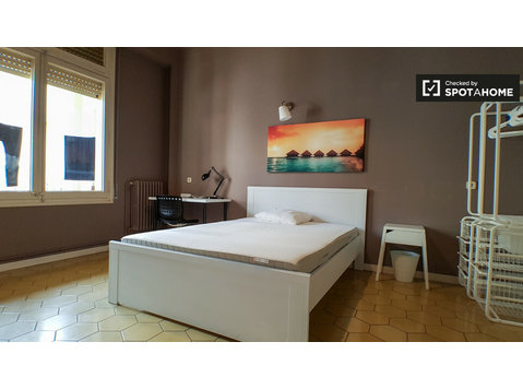 Zimmer in einer Wohngemeinschaft in Sarrià-Sant Gervasi,… - Zu Vermieten