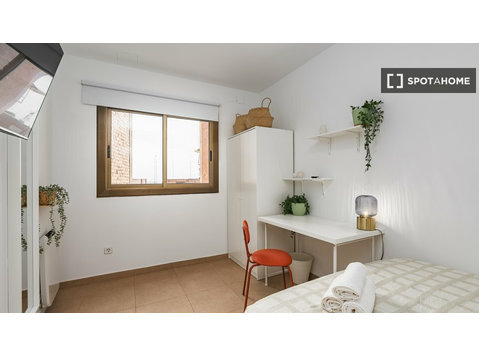Habitación en piso compartido, el Carmel, Barcelona. - Alquiler