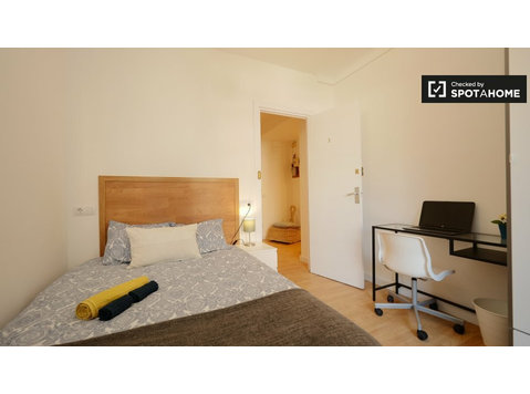 Zimmer zur Miete in 5-Zimmer-Wohnung in Poblenou, Barcelona - Zu Vermieten