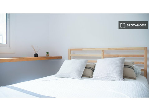 Habitaciones en alquiler en el apartamento de 8… - Alquiler