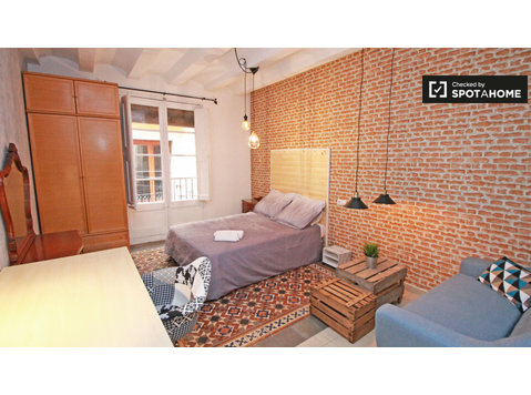 Camere in affitto in appartamento condiviso - Barri Gotic,… - In Affitto