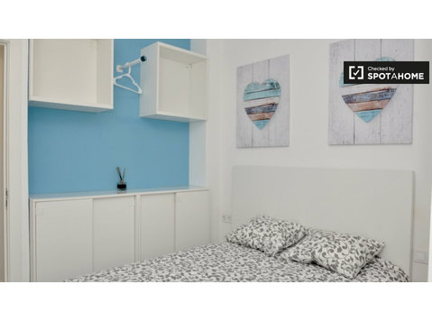 Compartilhar um apartamento de 6 quartos em La Barceloneta,… - Aluguel
