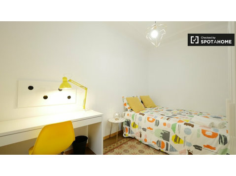 Elegante habitación en un apartamento de 3 dormitorios en… - Alquiler