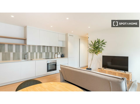 Appartamento con 1 camera da letto in affitto a Sants,… - Appartamenti