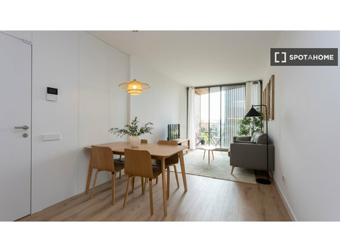 Appartamento con 1 camera da letto in affitto alla Sagrada… - Appartamenti