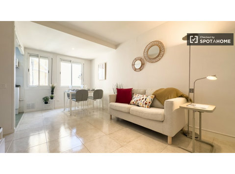 2-bedroom apartment for rent in Barcelona - شقق