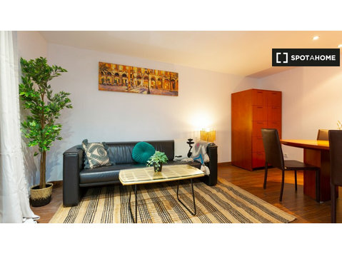 Appartamento con 2 camere da letto in affitto a Ciutat… - Appartamenti