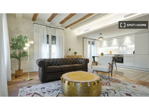 Piso en alquiler de 2 habitaciones en El Gòtic - Pisos