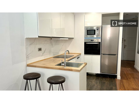 Apartamento de 2 dormitorios en alquiler en El Raval,… - Pisos