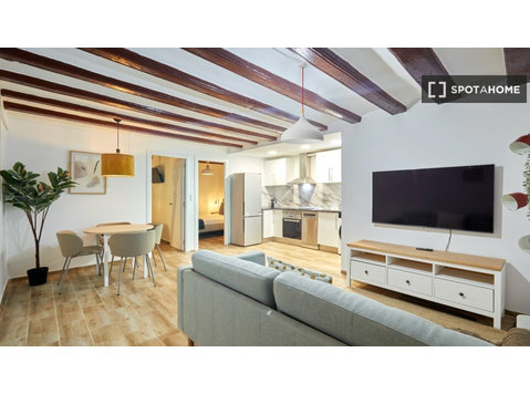 Apartamento de 2 dormitorios en alquiler en El Raval,… - Pisos