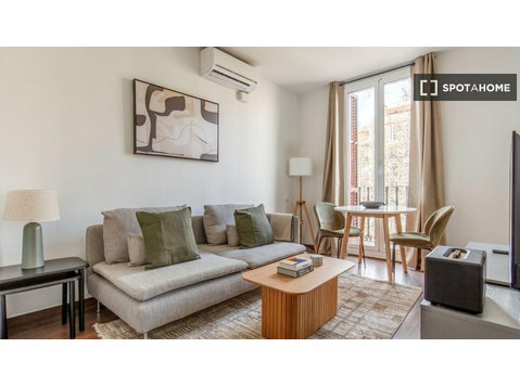 L'Eixample'de kiralık 2 yatak odalı daire, Barselona - Apartman Daireleri
