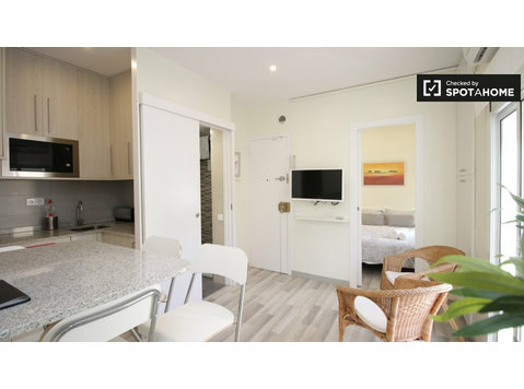 2-pokojowe mieszkanie do wynajęcia w La Barceloneta,… - Mieszkanie