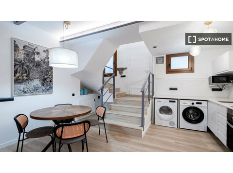 Apartamento de 2 dormitorios en alquiler en Les Corts,… - Pisos