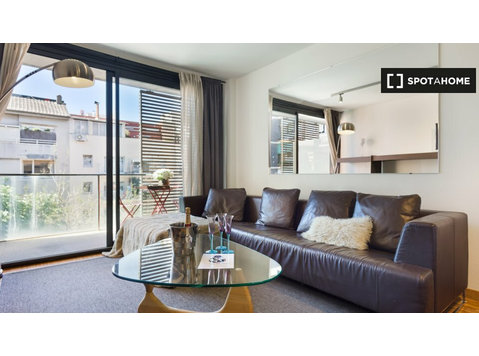 3-bedroom apartment for rent in Barcelona - شقق