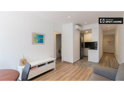 3-bedroom apartment for rent in Barcelona - דירות