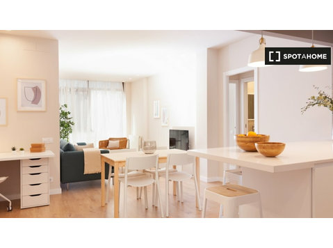 3-pokojowe mieszkanie do wynajęcia w Barcelonie - Mieszkanie