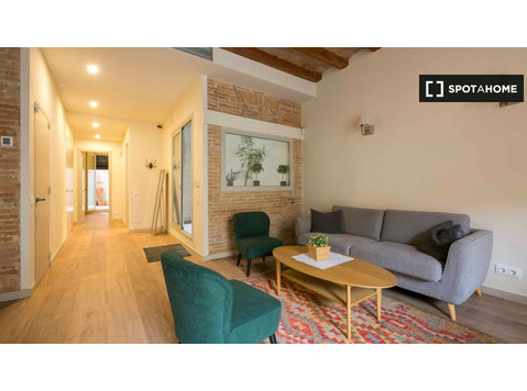 Apartamento de 3 dormitorios en alquiler en Barcelona - Pisos