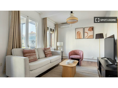 Barselona, Barselona'da kiralık 3 yatak odalı daire - Apartman Daireleri