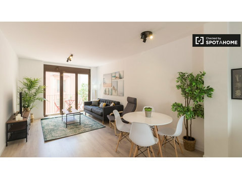 3-bedroom apartment for rent in El Raval, Barcelona - דירות