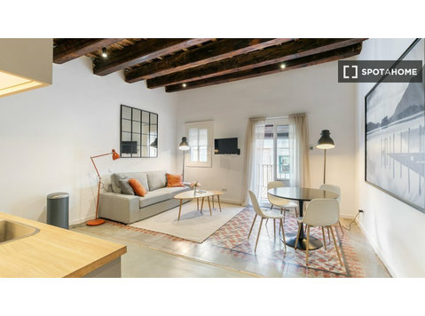 Apartamento de 3 quartos para alugar em El Raval, Barcelona. - Apartamentos