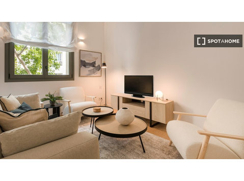 Apartamento de 3 dormitorios en alquiler en Gràcia,… - Pisos