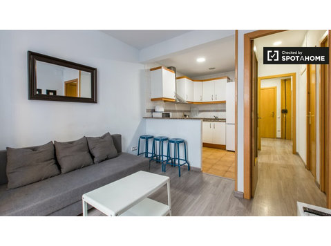 3-bedroom apartment for rent in Poble-sec, Barcelona - Apartmani
