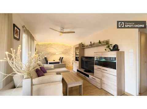 3-bedroom apartment for rent in Porta, Barcelona - Apartemen