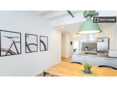 Appartement de 3 chambres à louer à el Poble Sec, Barcelone - Appartements